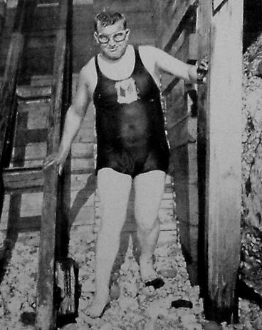 Historia pływania: John Arthur Jarvis sylwetką nie przypominał typowego pływaka. źródło http://www.huszadikszazad.hu/