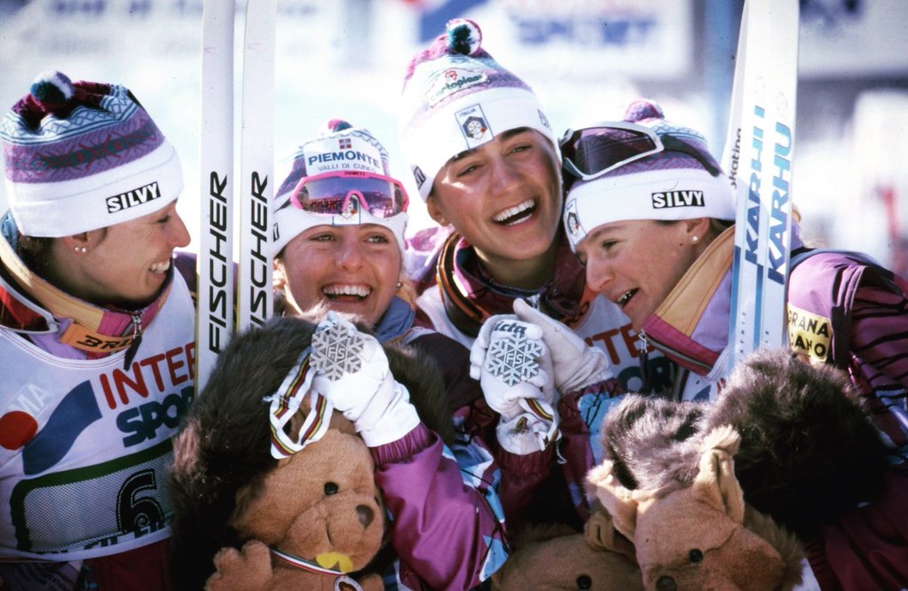 Historia zimowych igrzysk olimpijskich: Manuela di Centa (druga z lewej)