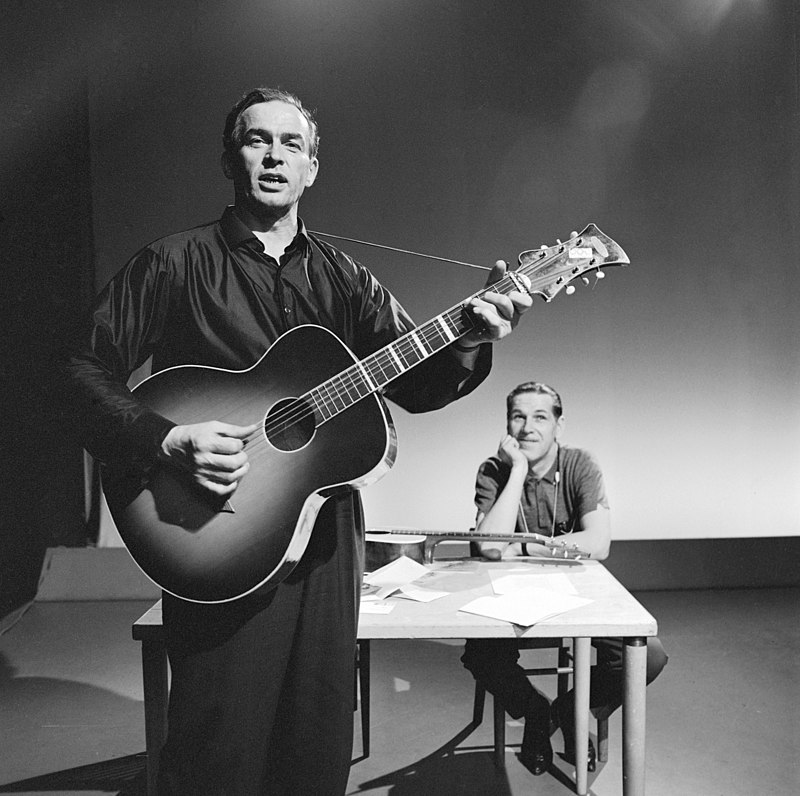 Tapio Rautavaara i Reino Helismaa w 1964 r. w programie telewizyjnym Tesvision