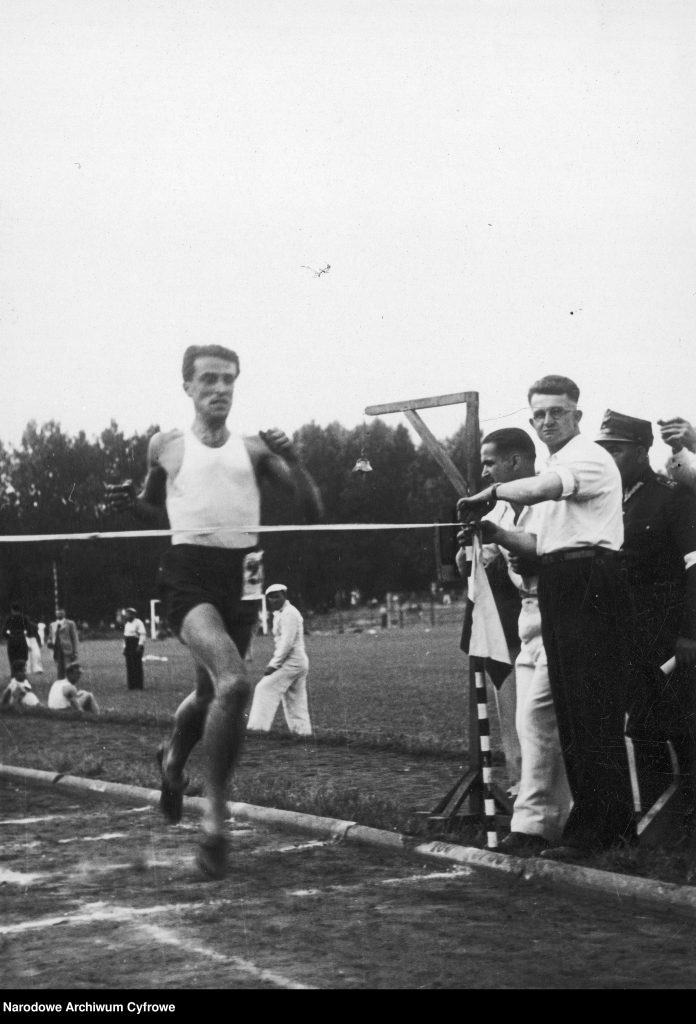 Zdolny Wacław Feryniec został dostrzeżony przez Kazimierza Kucharskiego, przedwojennego olimpijczyka