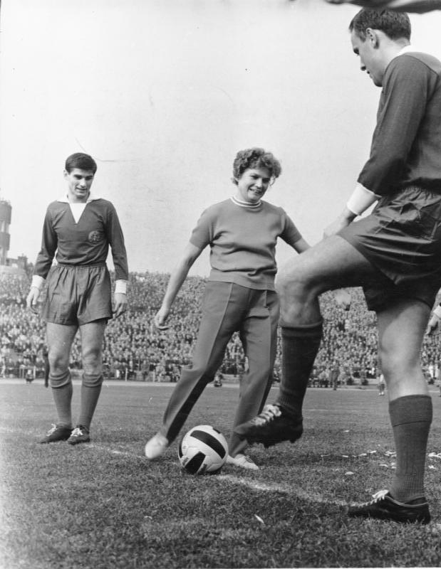 Euro 1964. Węgrzy pokonali NRD (fot. Bundesarchiv, Bild 183-B1019-0001-039 / CC-BY-SA 3.0)