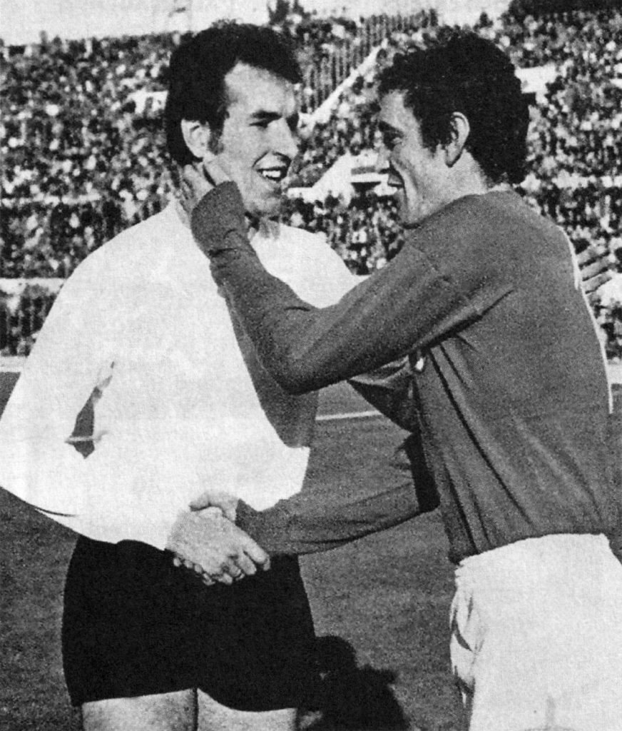 Norbert Hof i Luigi “Gigi“ Riva w czasie meczu Austrii z Włochami (fot. domena publiczna)