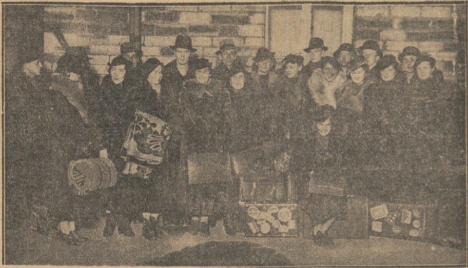 Polska ekspedycja na dworcu kolejowym w Tallinie, fot. Przegląd Sportowy. R. 17, 1937, nr 47, s. 3.